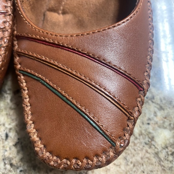 White Mountain Size 6.5M Demure Brown Leather Mary Jane Heel with Accent Lines - Picture 4 of 9